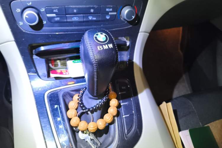 Used Huasong 7 2015 2.0T Automatic Comfort Model Gear Lever