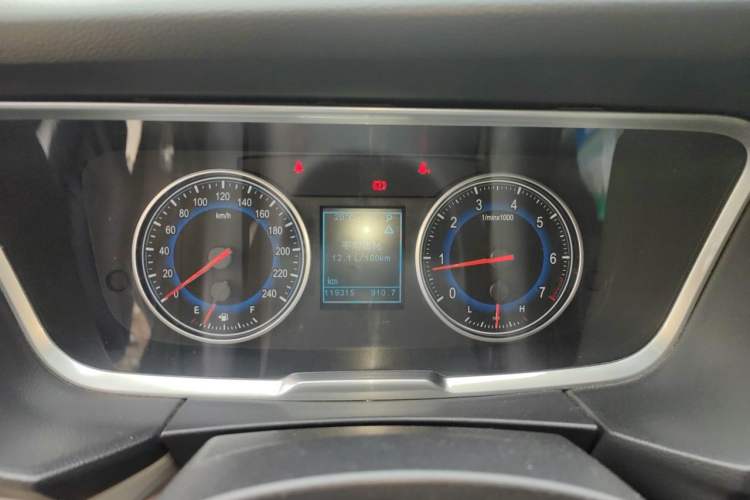 Used Huasong 7 2015 2.0T Automatic Comfort Model Instrument Cluster