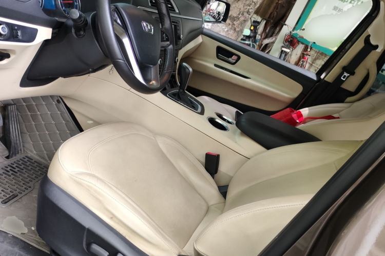 Used Huasong 7 2015 2.0T Automatic Flagship Edition Left Front Seat
