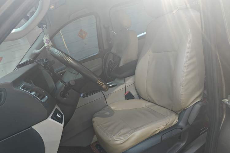 Used Huasong 7 2015 2.0T Automatic Comfort Model Left Front Seat