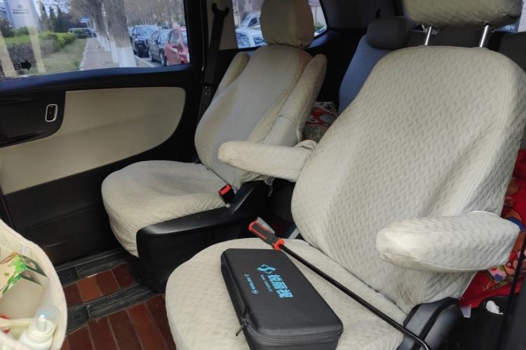 Used Huasong 7 2015 2.0T Automatic Comfort Model Left Rear Seat