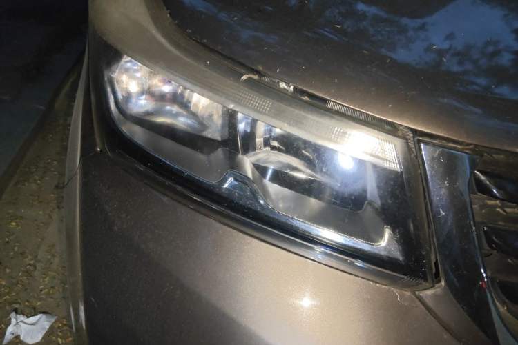Used Huasong 7 2015 2.0T Automatic Comfort Model Right Front Headlight