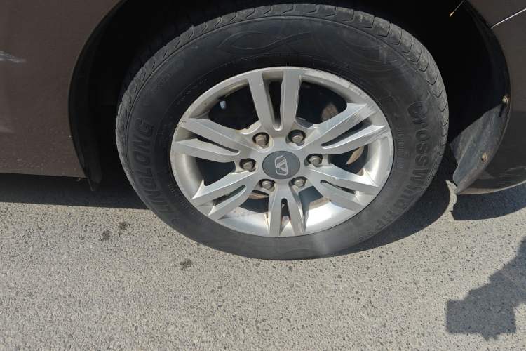 Used Huasong 7 2015 2.0T Automatic Comfort Model Right Front Wheel Hub