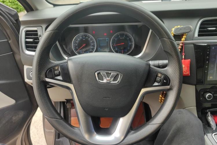 Used Huasong 7 2015 2.0T Automatic Comfort Model Steering Wheel