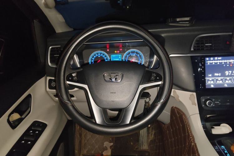 Used Huasong 7 2015 2.0T Automatic Comfort Model Steering Wheel