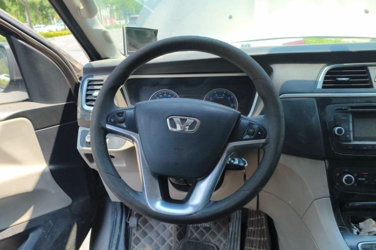 Used Huasong 7 2015 2.0T Automatic Comfort Model Steering Wheel