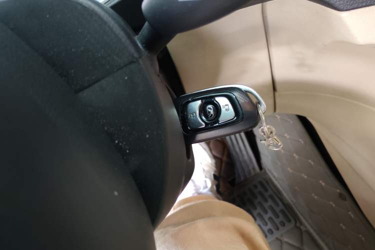 Used Huasong 7 2015 2.0T Automatic Flagship Edition Vehicle Key