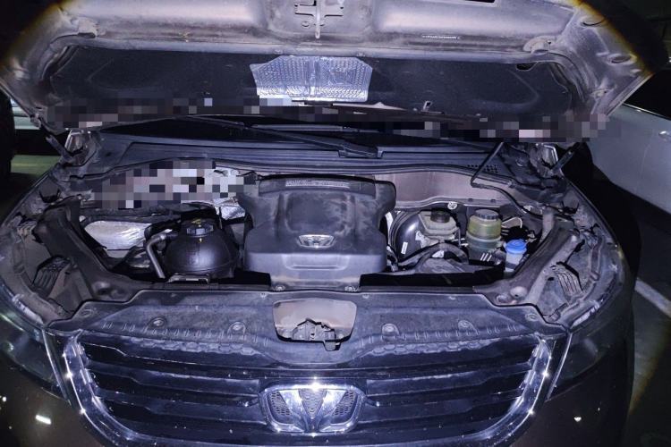 Used Huasong 7 2015 2.0T Automatic Comfort Model Engine Bay