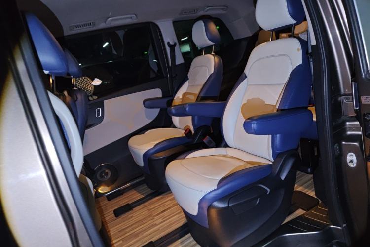 Used Huasong 7 2015 2.0T Automatic Comfort Model Left Rear Seat