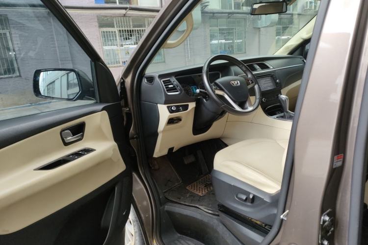 Used Huasong 7 2015 2.0T Automatic Flagship Edition Driver Seat