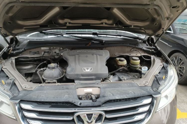 Used Huasong 7 2015 2.0T Automatic Flagship Edition Engine Bay
