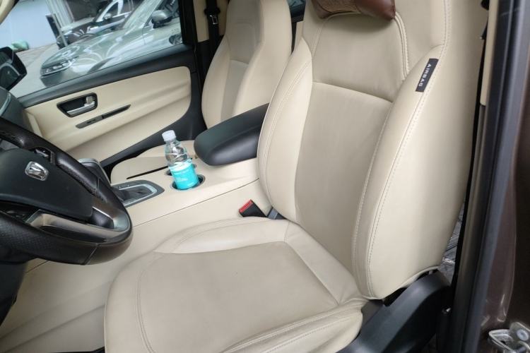 Used Huasong 7 2015 2.0T Automatic Flagship Edition Left Front Seat