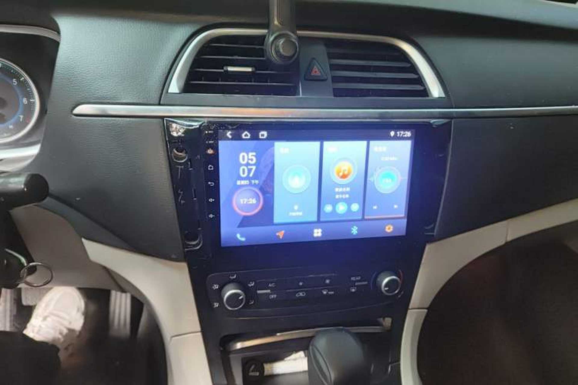 Used Huasong 7 2015 2.0T Automatic Comfort Model Audio And AC Panel