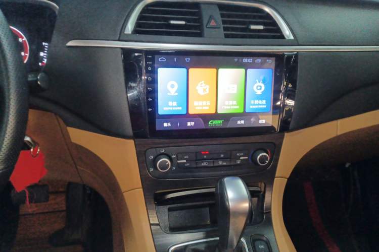 Used Huasong 7 2015 2.0T Automatic Comfort Model Audio And AC Panel