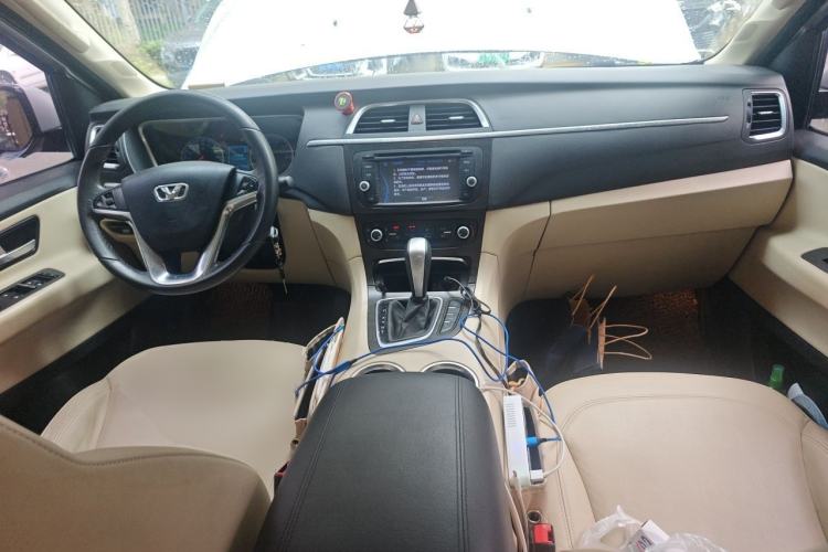 Used Huasong 7 2015 2.0T Automatic Flagship Edition Center Console