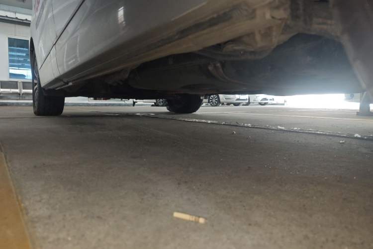 Used Huasong 7 2015 2.0T Automatic Flagship Edition Chassis Rear Left