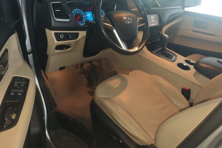 Used Huasong 7 2015 2.0T Automatic Flagship Edition Driver Seat