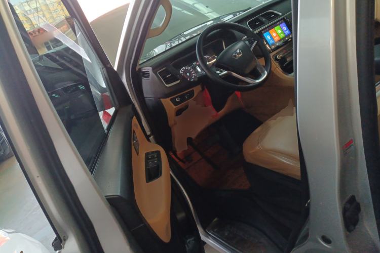 Used Huasong 7 2015 2.0T Automatic Comfort Model Driver Seat
