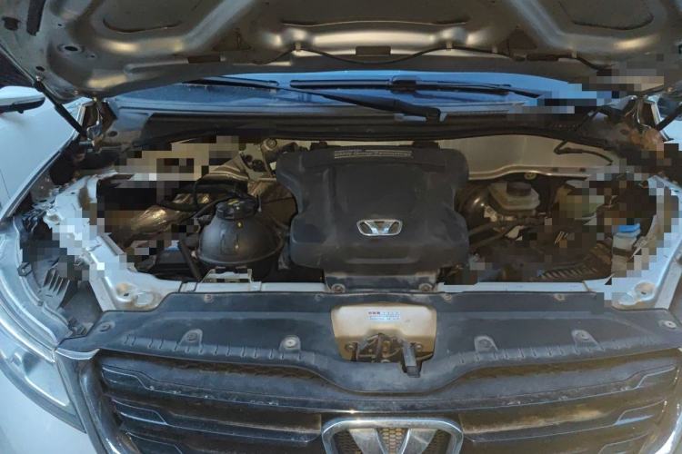 Used Huasong 7 2015 2.0T Automatic Comfort Model Engine Bay