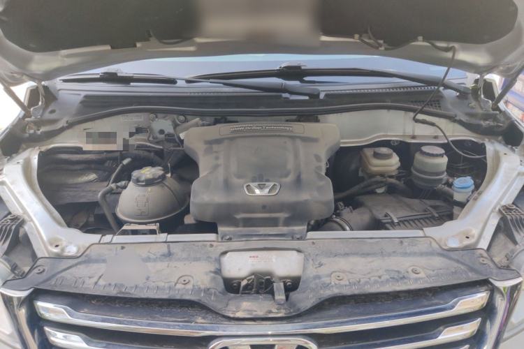 Used Huasong 7 2015 2.0T Automatic Luxury Model Engine Bay