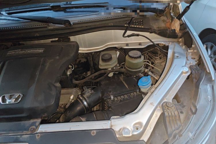 Used Huasong 7 2015 2.0T Automatic Comfort Model Engine Bay Left
