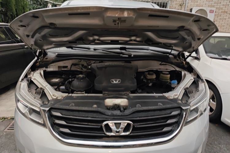 Used Huasong 7 2015 2.0T Automatic Comfort Model Engine Bay