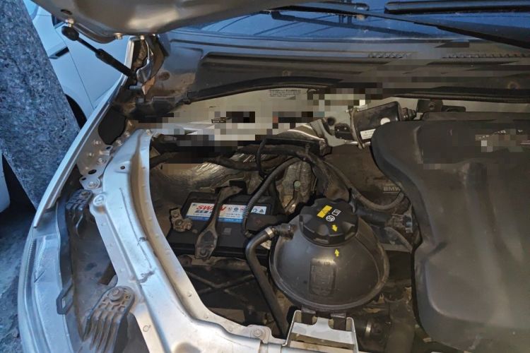 Used Huasong 7 2015 2.0T Automatic Comfort Model Engine Bay Right