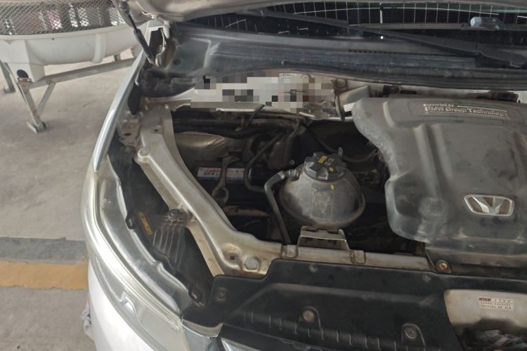 Used Huasong 7 2015 2.0T Automatic Flagship Edition Engine Bay Right