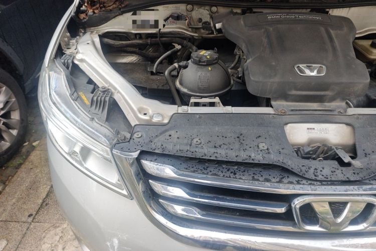 Used Huasong 7 2015 2.0T Automatic Flagship Edition Engine Bay Right