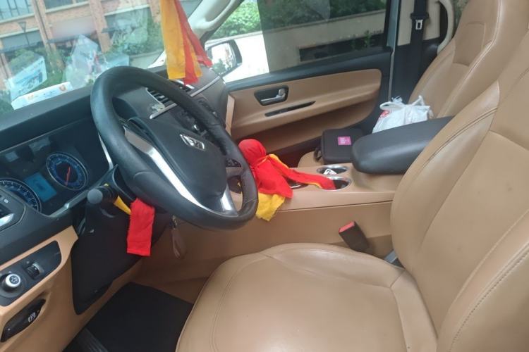 Used Huasong 7 2015 2.0T Automatic Luxury Model Left Front Seat