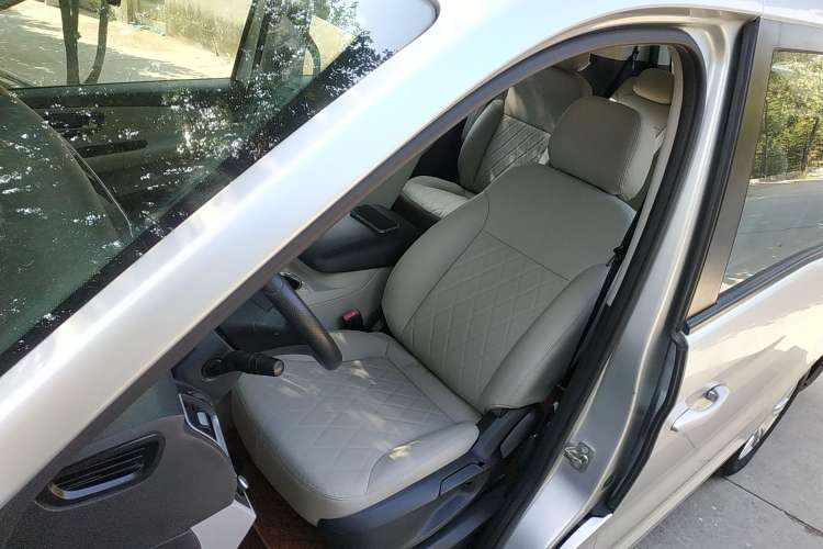 Used Huasong 7 2015 2.0T Automatic Comfort Model Left Front Seat