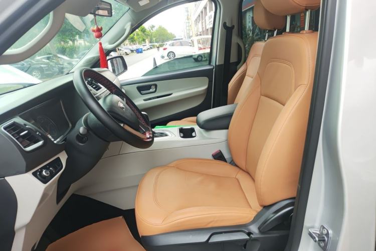Used Huasong 7 2015 2.0T Automatic Comfort Model Left Front Seat