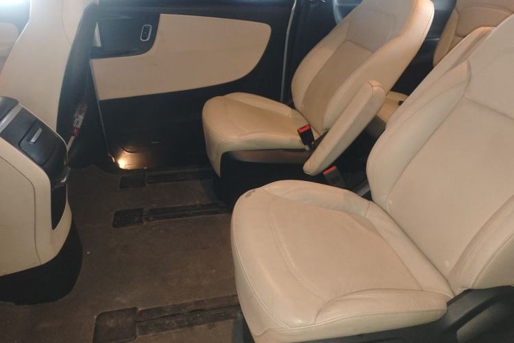 Used Huasong 7 2015 2.0T Automatic Flagship Edition Left Rear Seat
