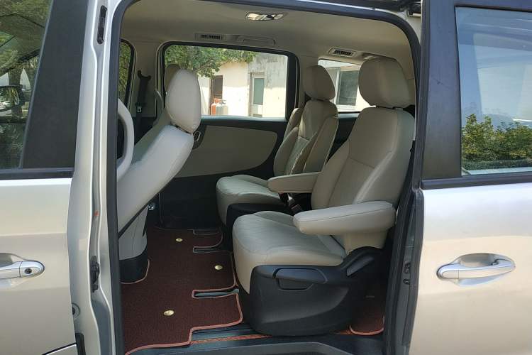 Used Huasong 7 2015 2.0T Automatic Comfort Model Left Rear Seat