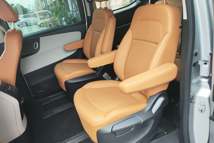 Used Huasong 7 2015 2.0T Automatic Comfort Model Left Rear Seat