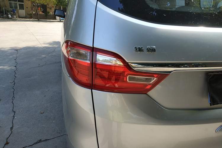 Used Huasong 7 2015 2.0T Automatic Comfort Model Left Rear Taillight