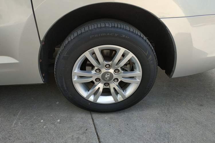 Used Huasong 7 2015 2.0T Automatic Comfort Model Left Rear Wheel Hub
