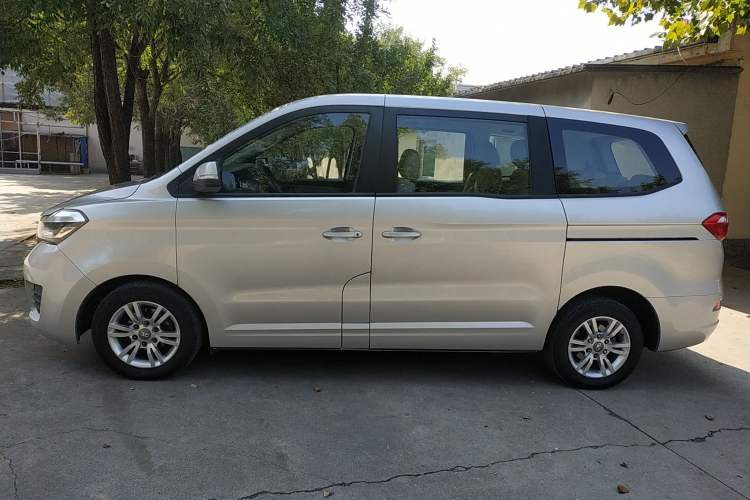 Used Huasong 7 2015 2.0T Automatic Comfort Model Left Side