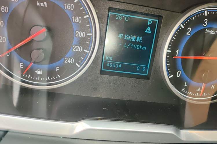 Used Huasong 7 2015 2.0T Automatic Comfort Model Odometer Close Up