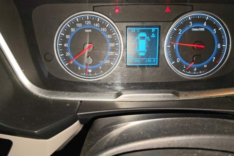 Used Huasong 7  Odometer Close Up
