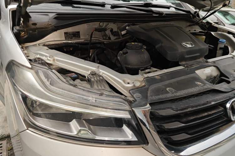 Used Huasong 7 2015 2.0T Automatic Comfort Model Right Front Headlight
