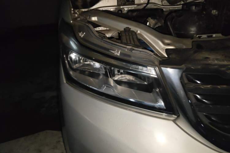 Used Huasong 7  Right Front Headlight