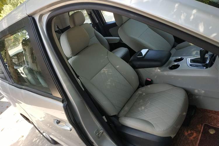 Used Huasong 7 2015 2.0T Automatic Comfort Model Right Front Seat