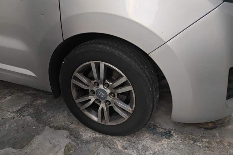 Used Huasong 7 2015 2.0T Automatic Comfort Model Right Front Wheel Hub