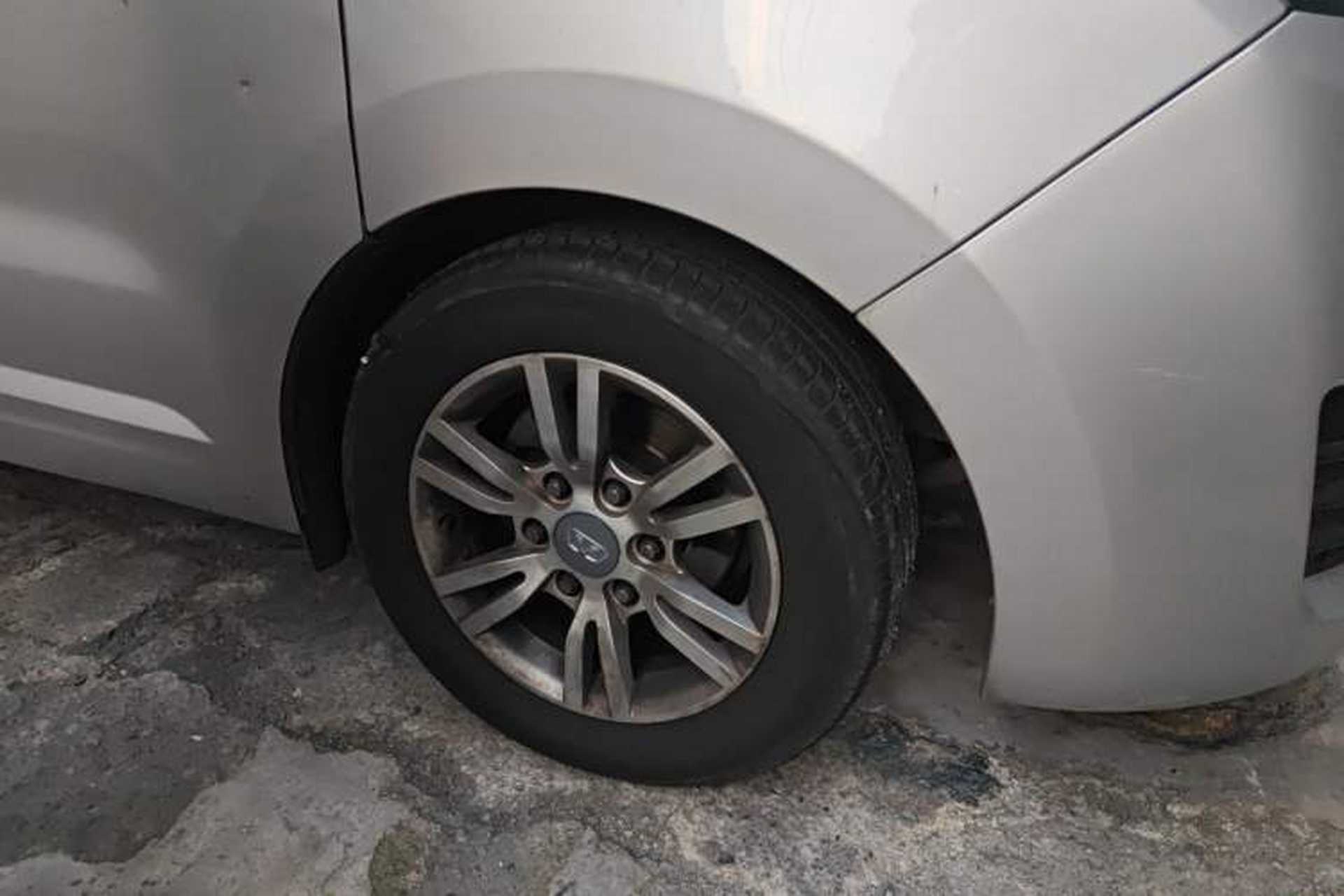 Used Huasong 7 2015 2.0T Automatic Comfort Model Right Front Wheel Hub