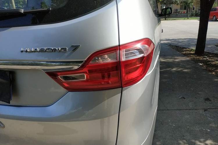 Used Huasong 7 2015 2.0T Automatic Comfort Model Right Rear Taillight
