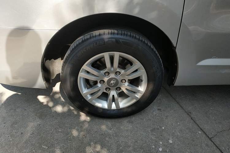 Used Huasong 7 2015 2.0T Automatic Comfort Model Right Rear Wheel Hub