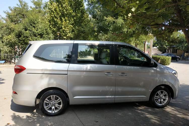 Used Huasong 7 2015 2.0T Automatic Comfort Model Right Side