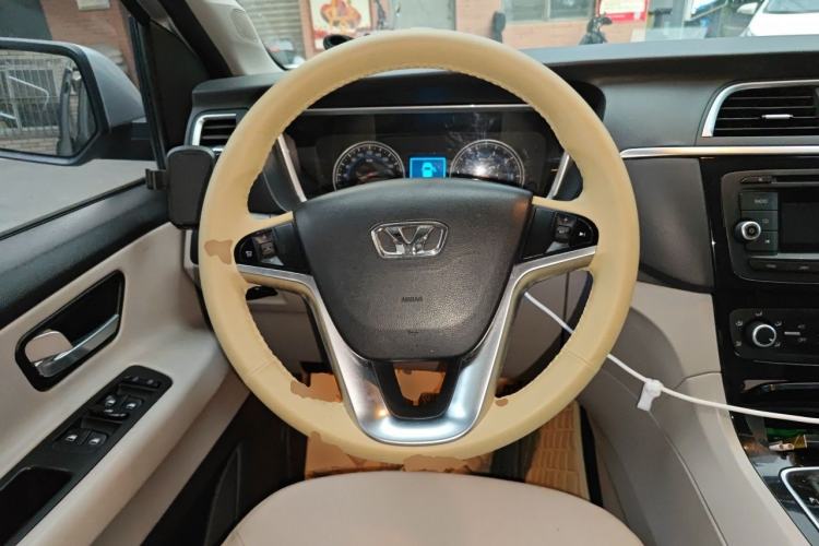 Used Huasong 7 2015 2.0T Automatic Comfort Model Steering Wheel
