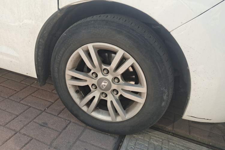 Used Huasong 7 2015 2.0T Automatic Comfort Model Right Front Wheel Hub